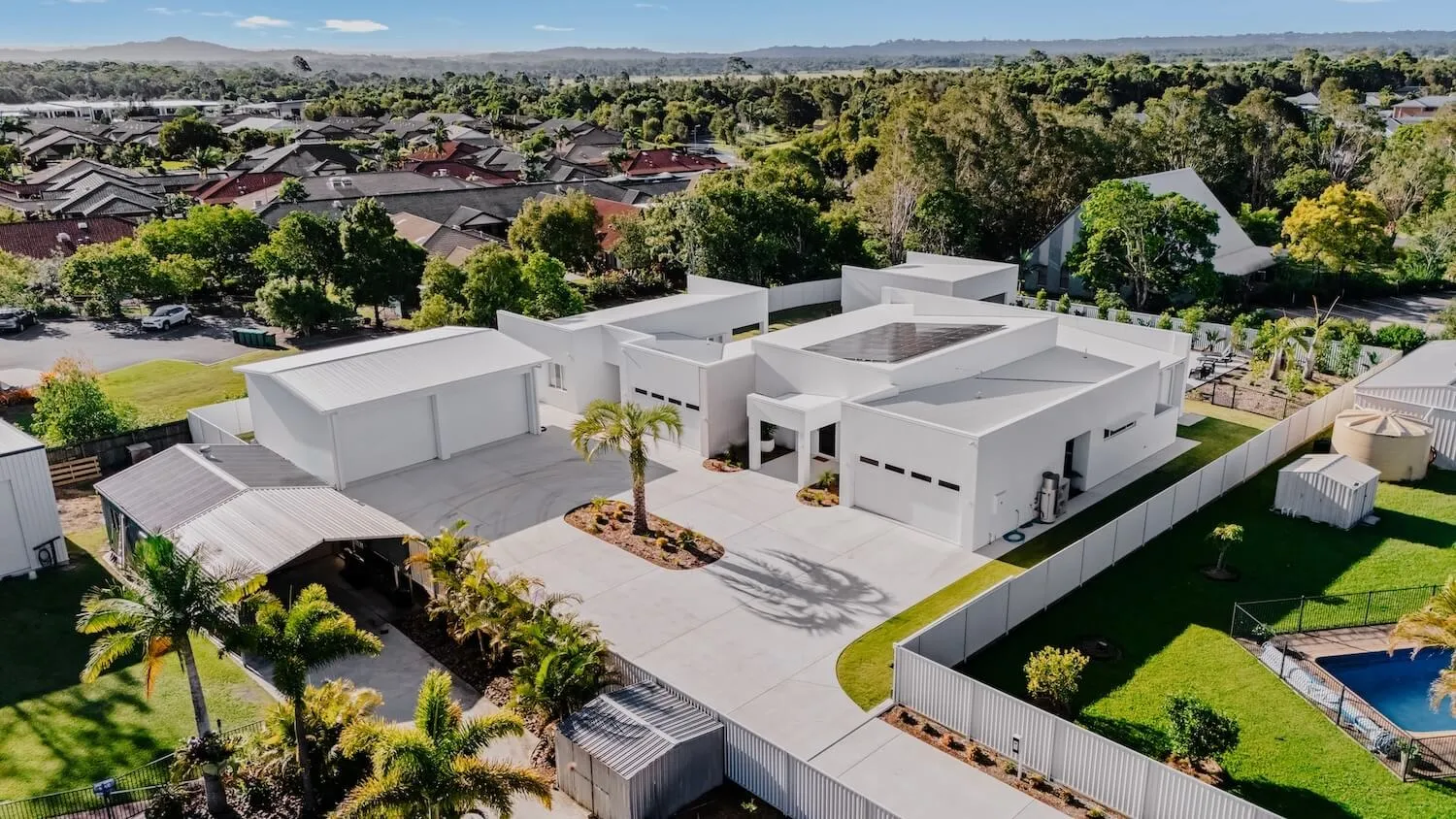 2,000 m² block: The Hide Away at Little Mountain