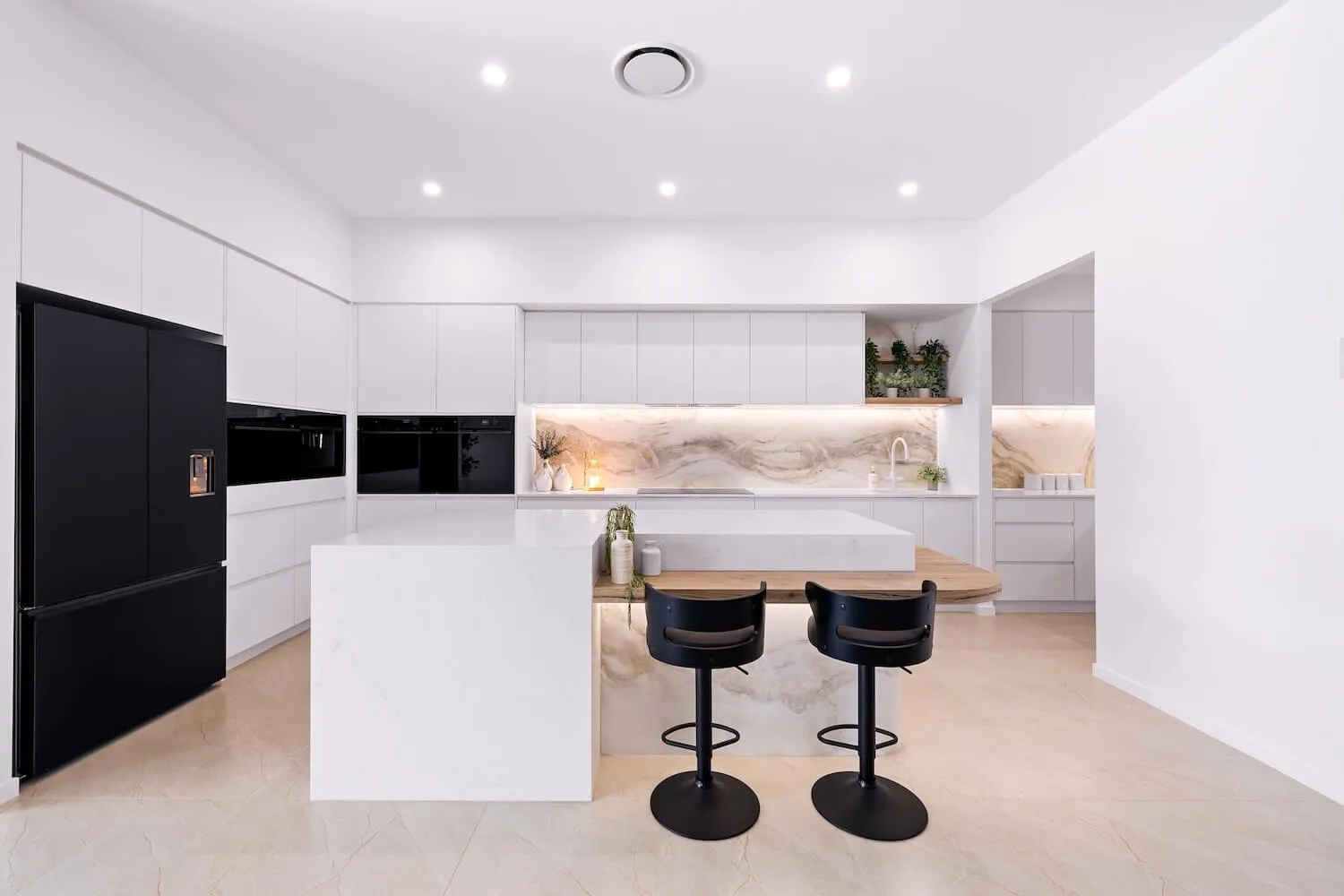 Modern kitchen: The Hide Away at Little Mountain